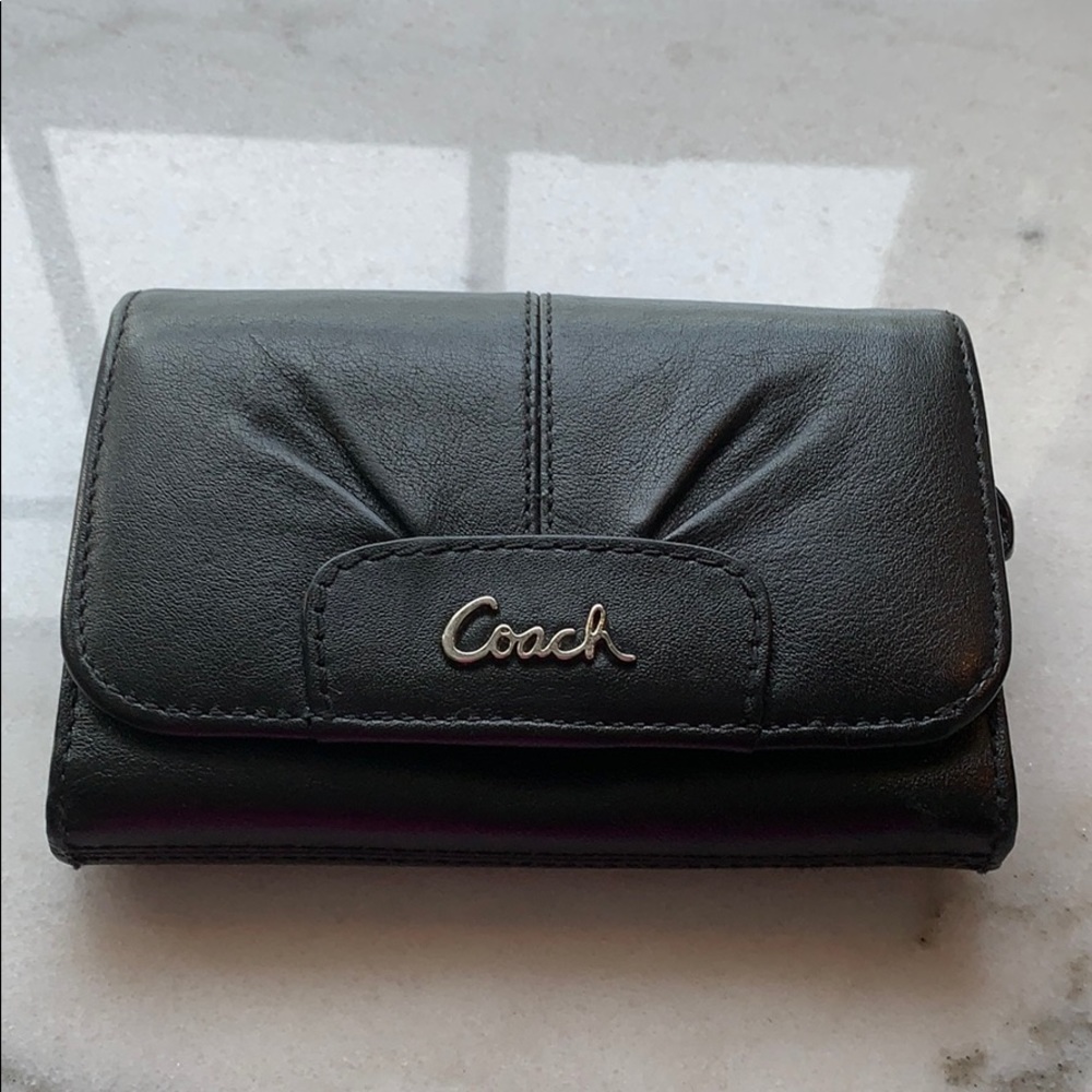 COPY - Coach Medium Black Leather Snap Close Wallet